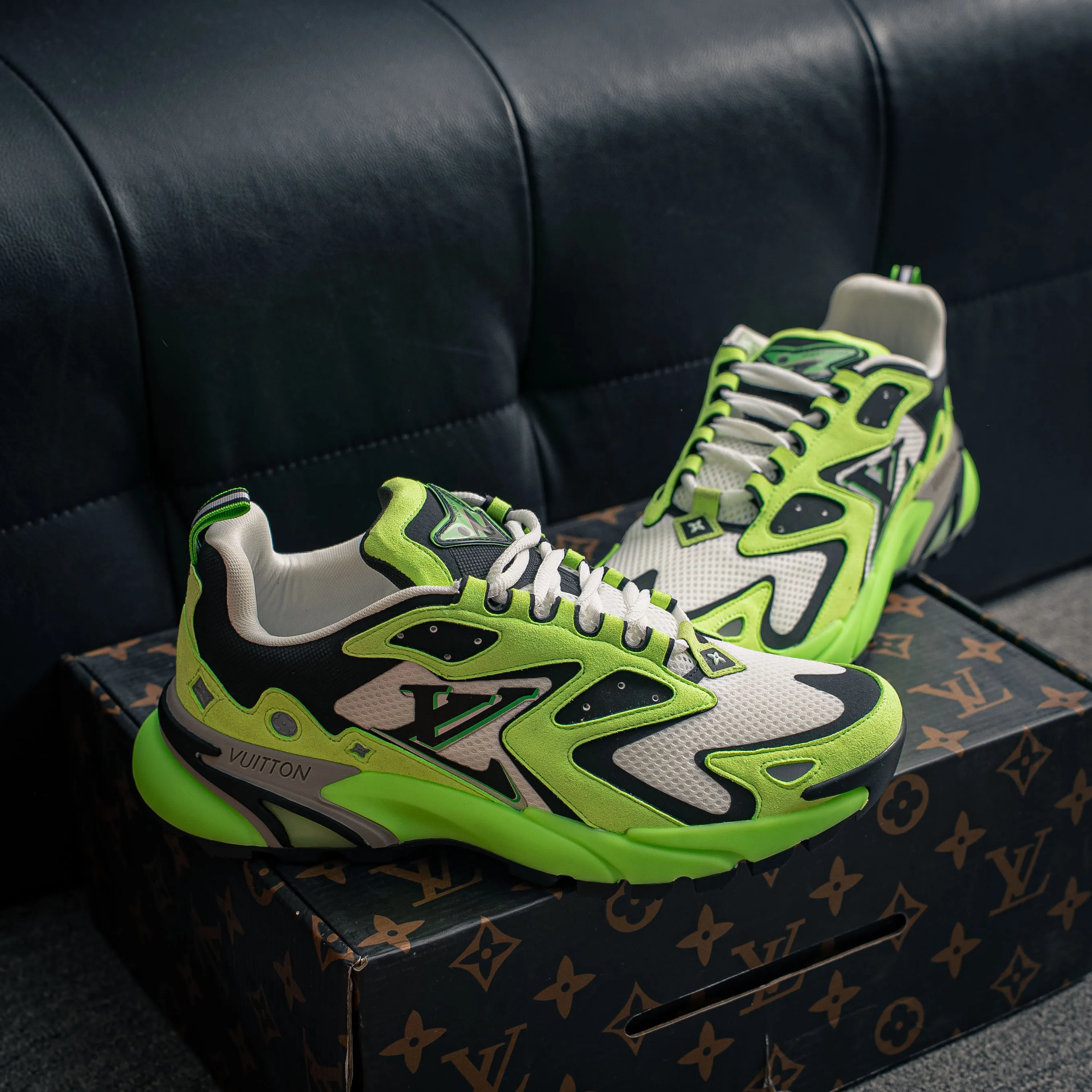【YS 】 Premium LV Classic New Arrival Sneakers ✦ 1:1 ， ， ✦ Cowhide Leather Shoes ， LOGO ✦ + ，